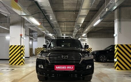 Toyota Land Cruiser 200, 2018 год, 8 250 000 рублей, 22 фотография