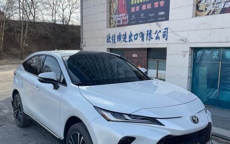 Toyota Venza, 2022 год, 3 750 000 рублей, 2 фотография