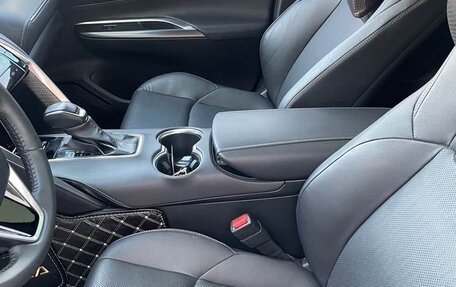 Toyota Venza, 2022 год, 3 750 000 рублей, 15 фотография
