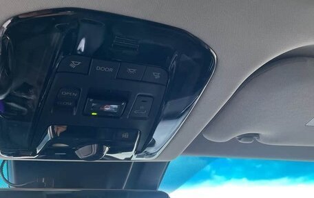 Toyota Venza, 2022 год, 3 750 000 рублей, 13 фотография