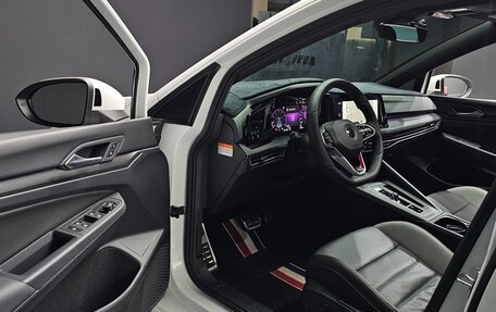 Volkswagen Golf GTI, 2022 год, 2 815 017 рублей, 10 фотография