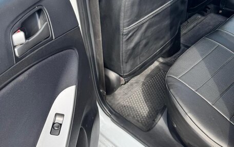Hyundai Solaris II рестайлинг, 2016 год, 1 100 000 рублей, 6 фотография