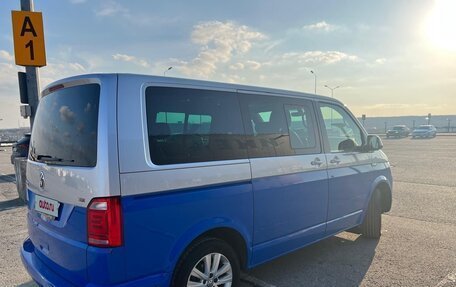 Volkswagen Multivan T6 рестайлинг, 2015 год, 3 600 000 рублей, 3 фотография