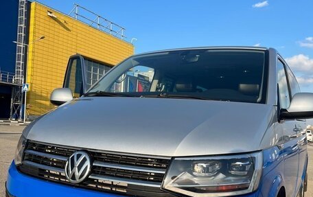 Volkswagen Multivan T6 рестайлинг, 2015 год, 3 600 000 рублей, 4 фотография