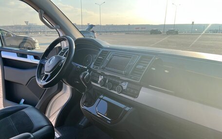 Volkswagen Multivan T6 рестайлинг, 2015 год, 3 600 000 рублей, 6 фотография