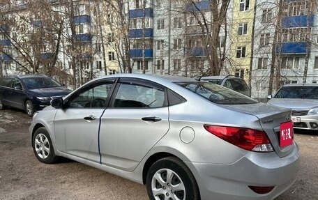 Hyundai Solaris II рестайлинг, 2013 год, 570 000 рублей, 2 фотография