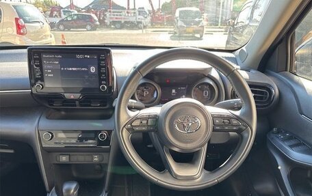 Toyota Yaris Cross, 2022 год, 1 169 039 рублей, 2 фотография