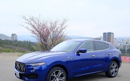 Maserati Levante I, 2022 год, 6 340 000 рублей, 2 фотография