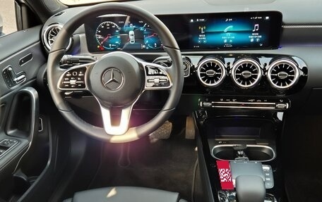 Mercedes-Benz A-Класс, 2022 год, 2 652 000 рублей, 11 фотография