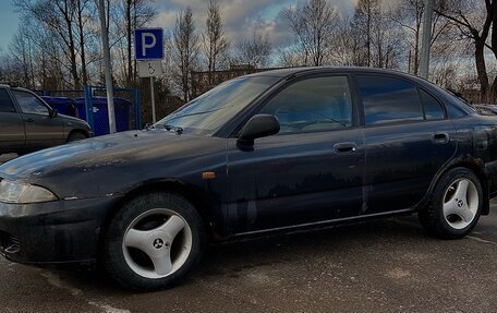 Mitsubishi Carisma I, 1996 год, 175 000 рублей, 1 фотография
