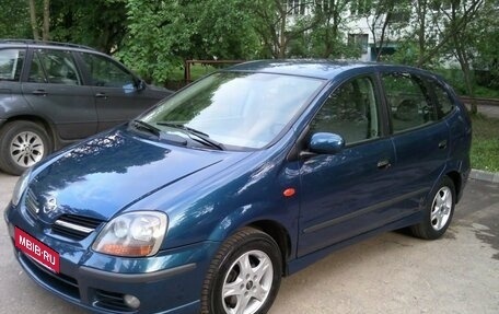 Nissan Almera Tino i, 2000 год, 420 000 рублей, 1 фотография