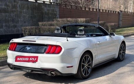 Ford Mustang VI рестайлинг, 2019 год, 3 700 000 рублей, 3 фотография