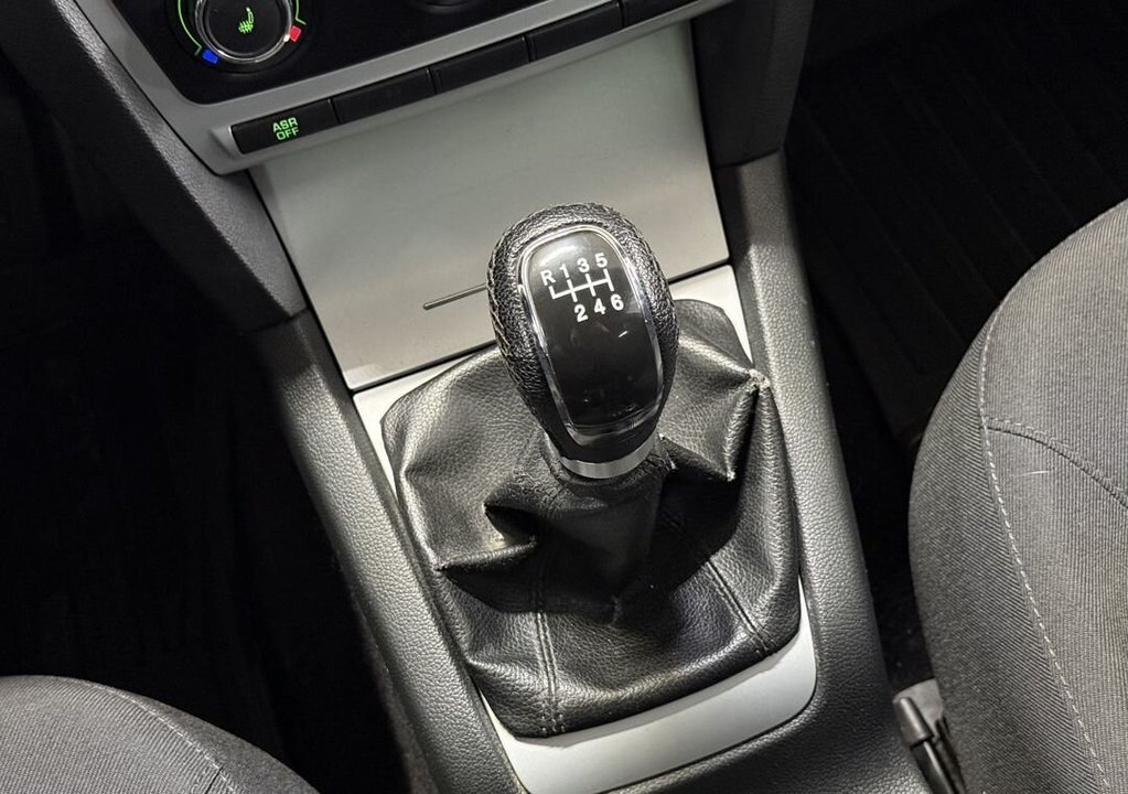 Skoda Octavia, 2011 год, 790 000 рублей, 21 фотография