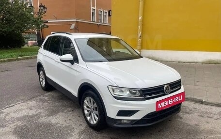 Volkswagen Tiguan II, 2019 год, 2 150 000 рублей, 4 фотография