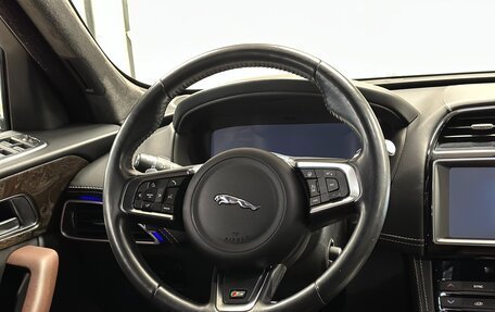 Jaguar F-Pace, 2017 год, 3 599 000 рублей, 21 фотография