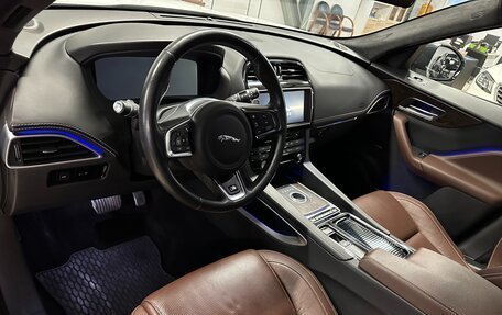 Jaguar F-Pace, 2017 год, 3 599 000 рублей, 20 фотография