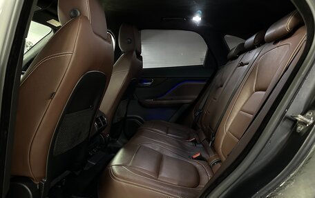 Jaguar F-Pace, 2017 год, 3 599 000 рублей, 23 фотография