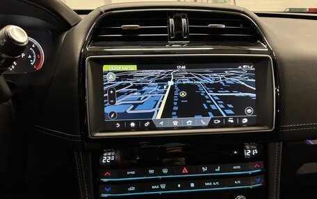 Jaguar F-Pace, 2017 год, 3 599 000 рублей, 30 фотография