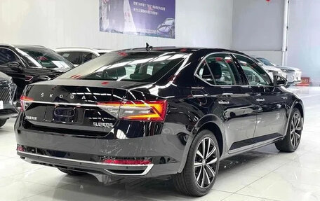 Skoda Superb III рестайлинг, 2024 год, 3 200 000 рублей, 4 фотография