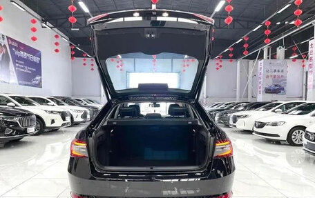 Skoda Superb III рестайлинг, 2024 год, 3 200 000 рублей, 6 фотография