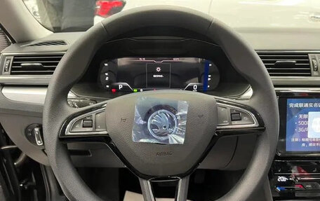 Skoda Superb III рестайлинг, 2024 год, 3 200 000 рублей, 13 фотография