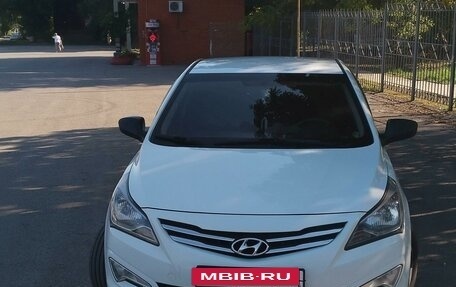 Hyundai Solaris II рестайлинг, 2014 год, 1 000 000 рублей, 7 фотография
