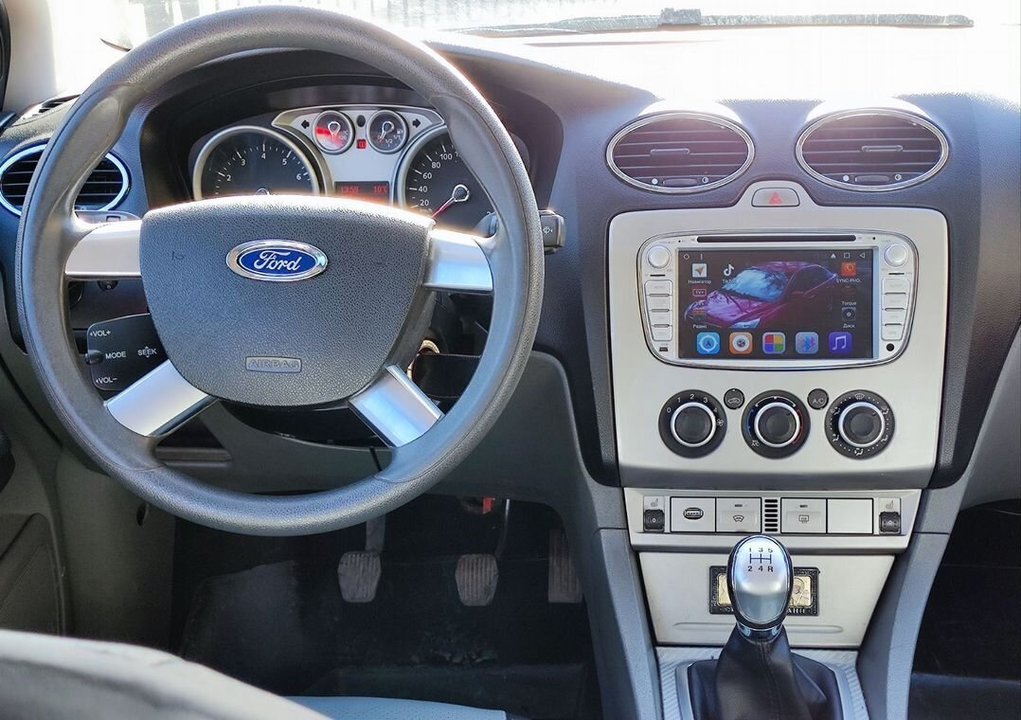 Ford Focus II рестайлинг, 2011 год, 595 000 рублей, 2 фотография