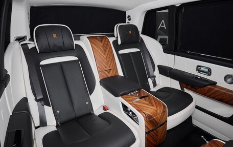 Rolls-Royce Cullinan, 2021 год, 50 900 000 рублей, 19 фотография