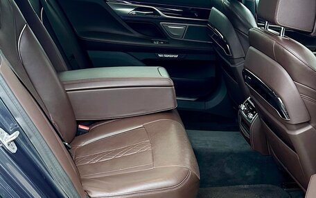 BMW 7 серия, 2015 год, 3 250 000 рублей, 19 фотография
