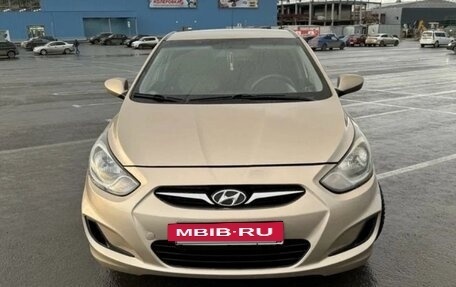 Hyundai Solaris II рестайлинг, 2011 год, 870 000 рублей, 2 фотография
