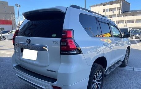 Toyota Land Cruiser Prado 150 рестайлинг 2, 2021 год, 3 650 000 рублей, 6 фотография