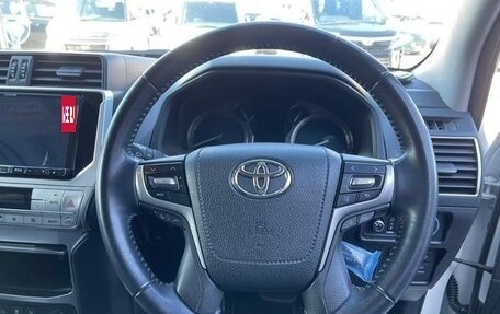 Toyota Land Cruiser Prado 150 рестайлинг 2, 2021 год, 3 650 000 рублей, 11 фотография