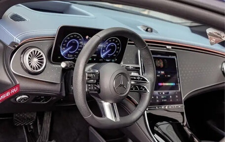Mercedes-Benz EQE, 2022 год, 4 150 000 рублей, 5 фотография