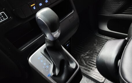 Hyundai Staria, 2022 год, 2 793 000 рублей, 18 фотография