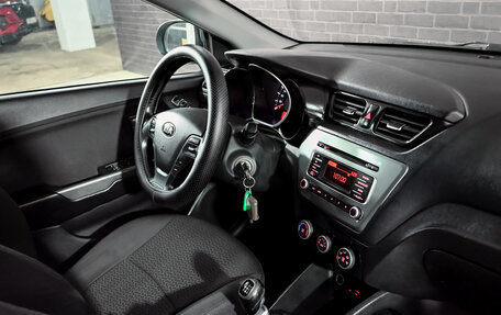 KIA Rio III рестайлинг, 2016 год, 1 050 000 рублей, 19 фотография