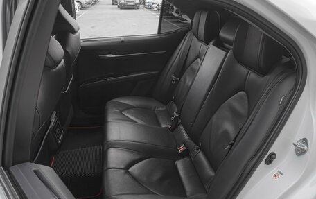 Toyota Camry, 2018 год, 2 990 000 рублей, 9 фотография