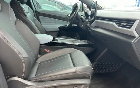Volkswagen ID.4, 2022 год, 1 800 000 рублей, 10 фотография