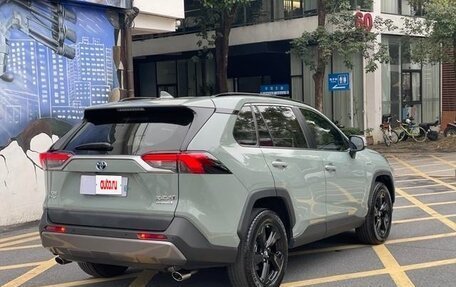 Toyota RAV4, 2022 год, 3 150 000 рублей, 4 фотография