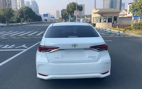 Toyota Corolla, 2021 год, 1 850 000 рублей, 4 фотография