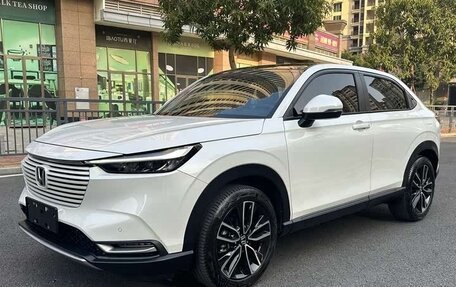 Honda Vezel, 2022 год, 1 390 000 рублей, 2 фотография