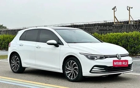 Volkswagen Golf VIII, 2022 год, 2 100 000 рублей, 4 фотография