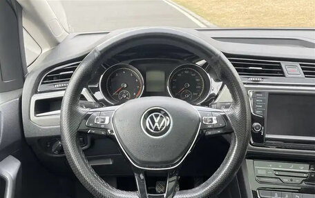 Volkswagen Touran III, 2022 год, 1 650 000 рублей, 6 фотография