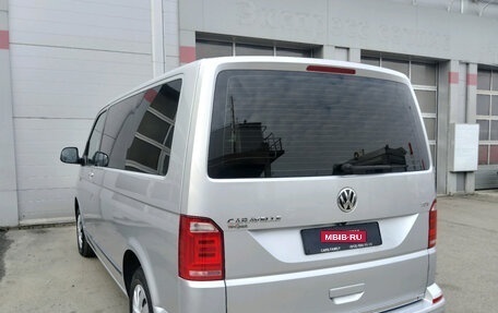 Volkswagen Caravelle T6 рестайлинг, 2016 год, 2 890 000 рублей, 5 фотография