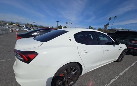 Maserati Ghibli, 2022 год, 7 464 000 рублей, 6 фотография
