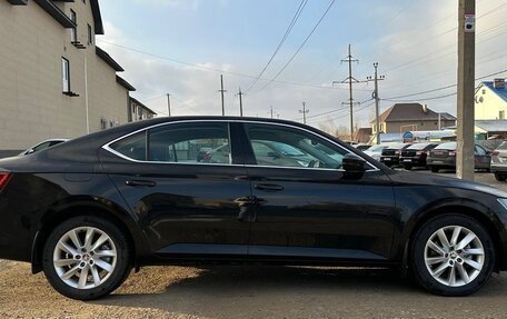 Skoda Superb III рестайлинг, 2017 год, 1 910 000 рублей, 3 фотография