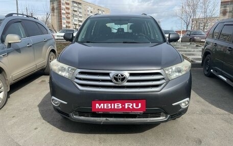 Toyota Highlander III, 2011 год, 2 080 000 рублей, 2 фотография