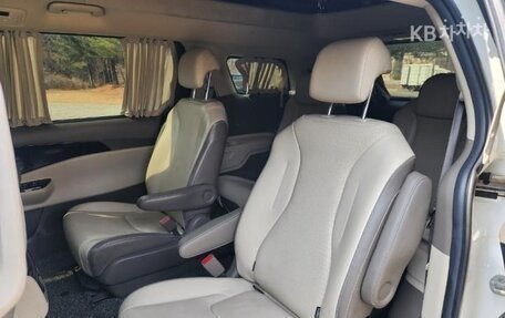 KIA Carnival, 2020 год, 3 100 000 рублей, 17 фотография