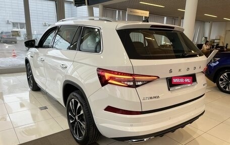Skoda Kodiaq I, 2023 год, 4 950 000 рублей, 2 фотография