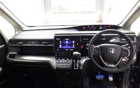 Honda Stepwgn IV, 2021 год, 2 650 000 рублей, 5 фотография