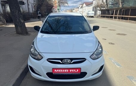 Hyundai Solaris II рестайлинг, 2013 год, 900 000 рублей, 1 фотография